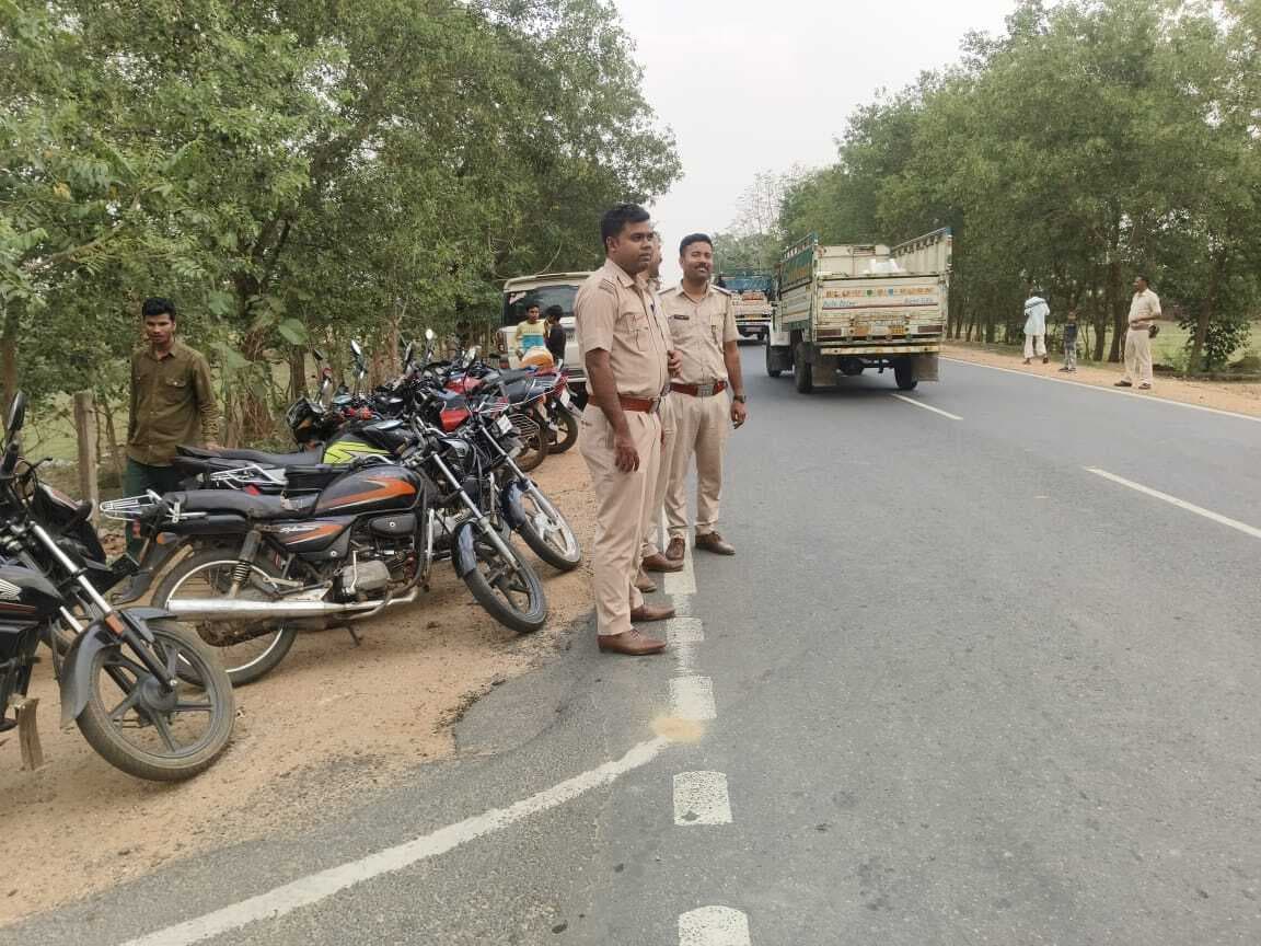 नारायणपुर हाईवे पर लगा वाहन जांच अभियान, कई बाइक जब्त
