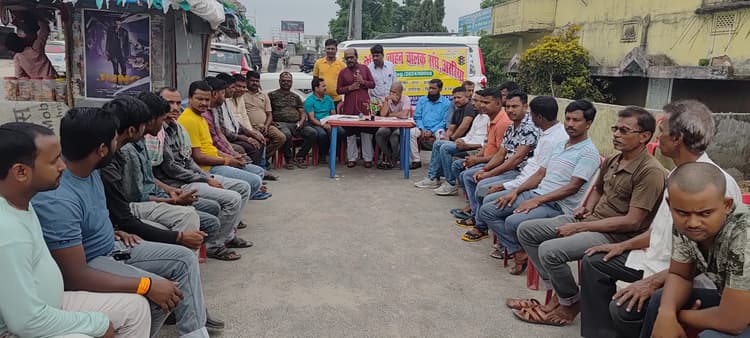 वाहन चालक ट्रैफिक नियमों का करें पालन