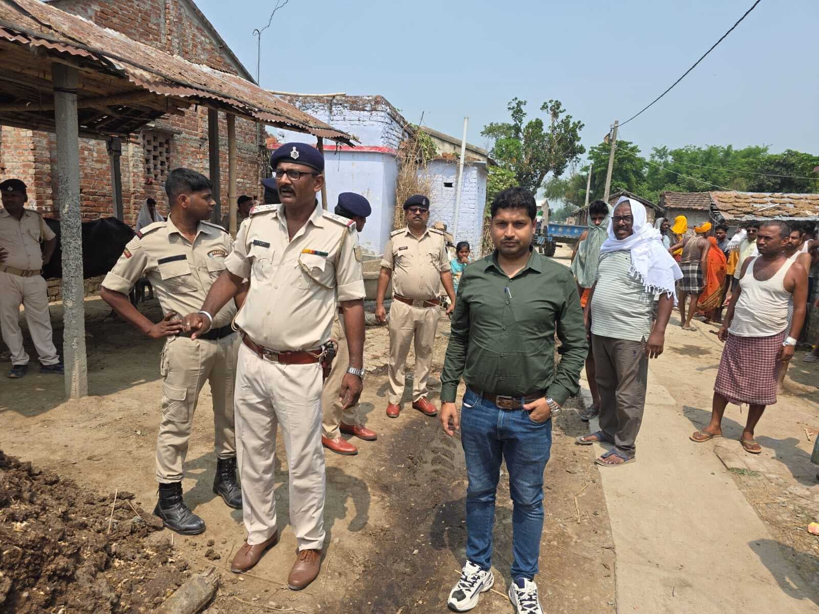 सुखासन में सड़क पर से हटाया गया अतिक्रमण