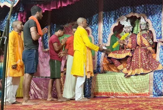 नटखट कृष्ण की माखन चोरी की रासलीला देख श्रद्धालु हुए आनंदित