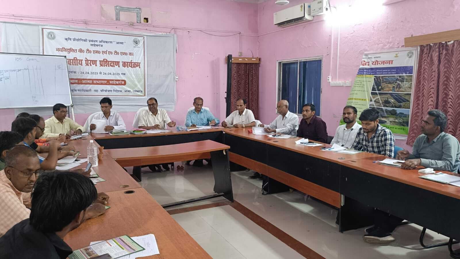 विशेष अभियान चला कर मिट्टी नमूना संग्रह का कार्य करें : परियोजना निदेशक