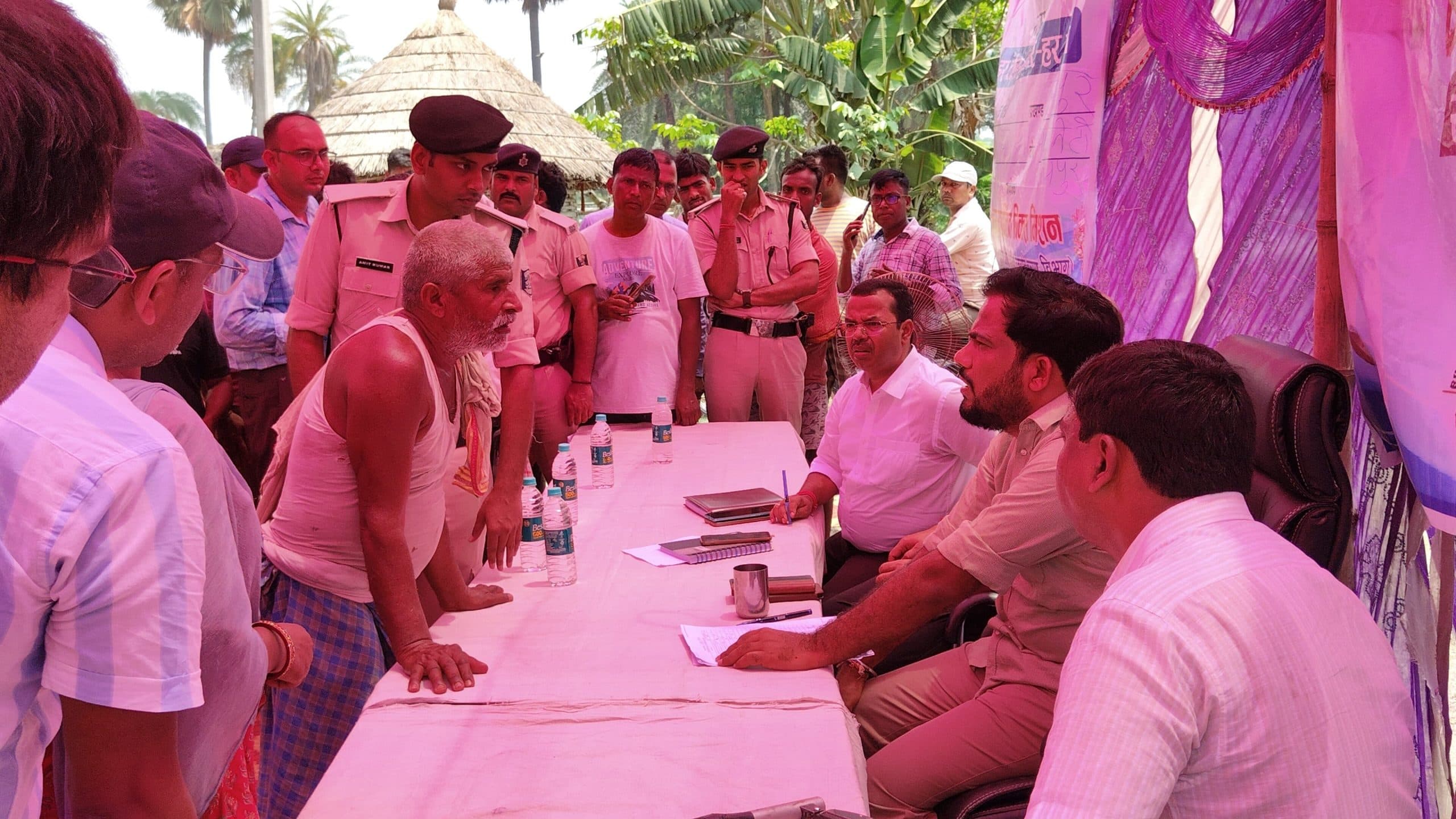 hajipur news. 133 टोलों में लगे विकास शिविर में प्राप्त हुए 7964 आवेदन, 3806 निष्पादित