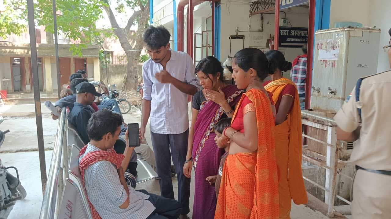 Deoghar News : पैसेंजर ट्रेन पर पत्थरबाजी से एक यात्री घायल