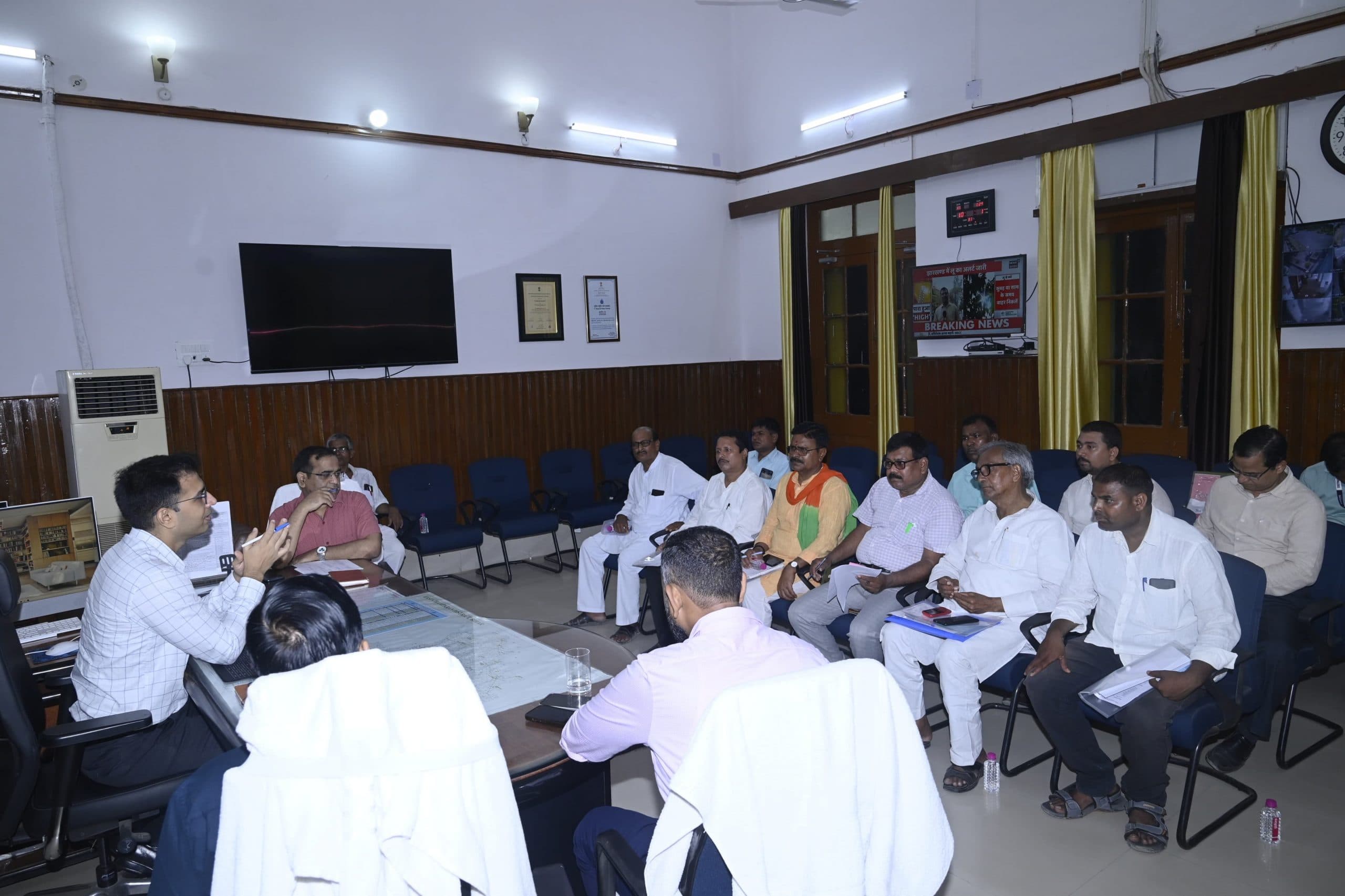 Motihari: 3780 इवीएम व 3778 वीवीपैट की जांच पूरी, 17 को आयेंगे निर्वाचन आयुक्त