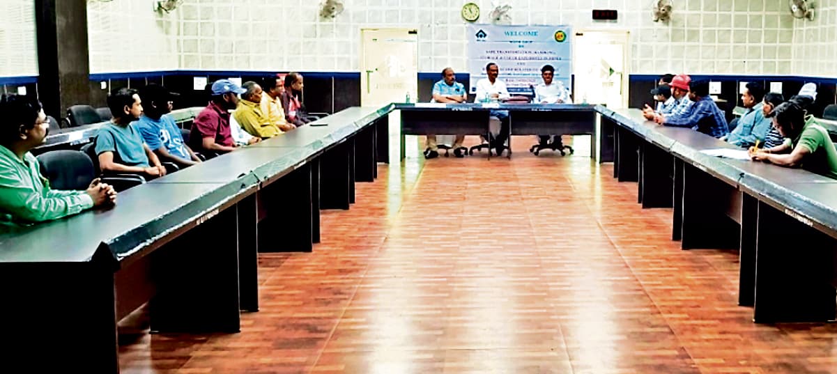 Chaibasa News : ‘जीरो एक्सीडेंट, जीरो हार्म’ का लक्ष्य अपनाने का संदेश