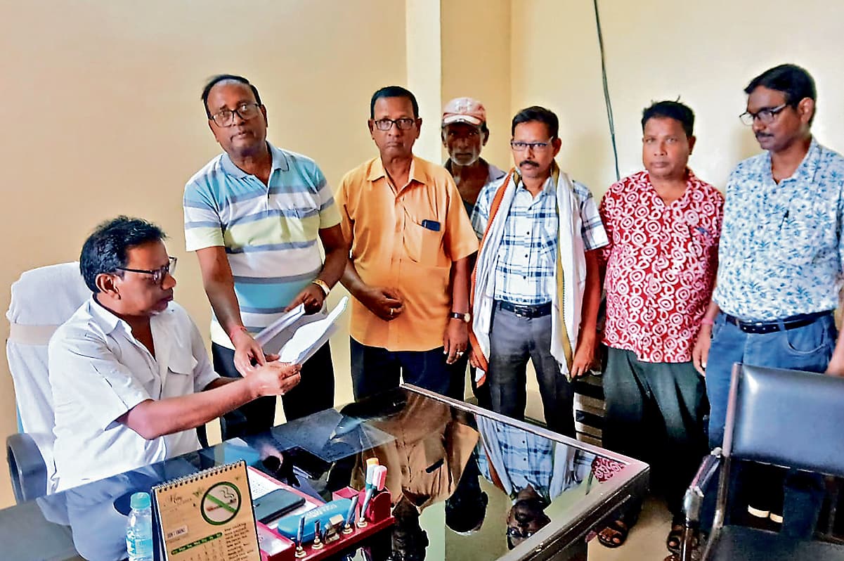 East Singhbhum News : हेंदलजुड़ी में ही ट्राइबल विवि का निर्माण हो : ग्रामीण