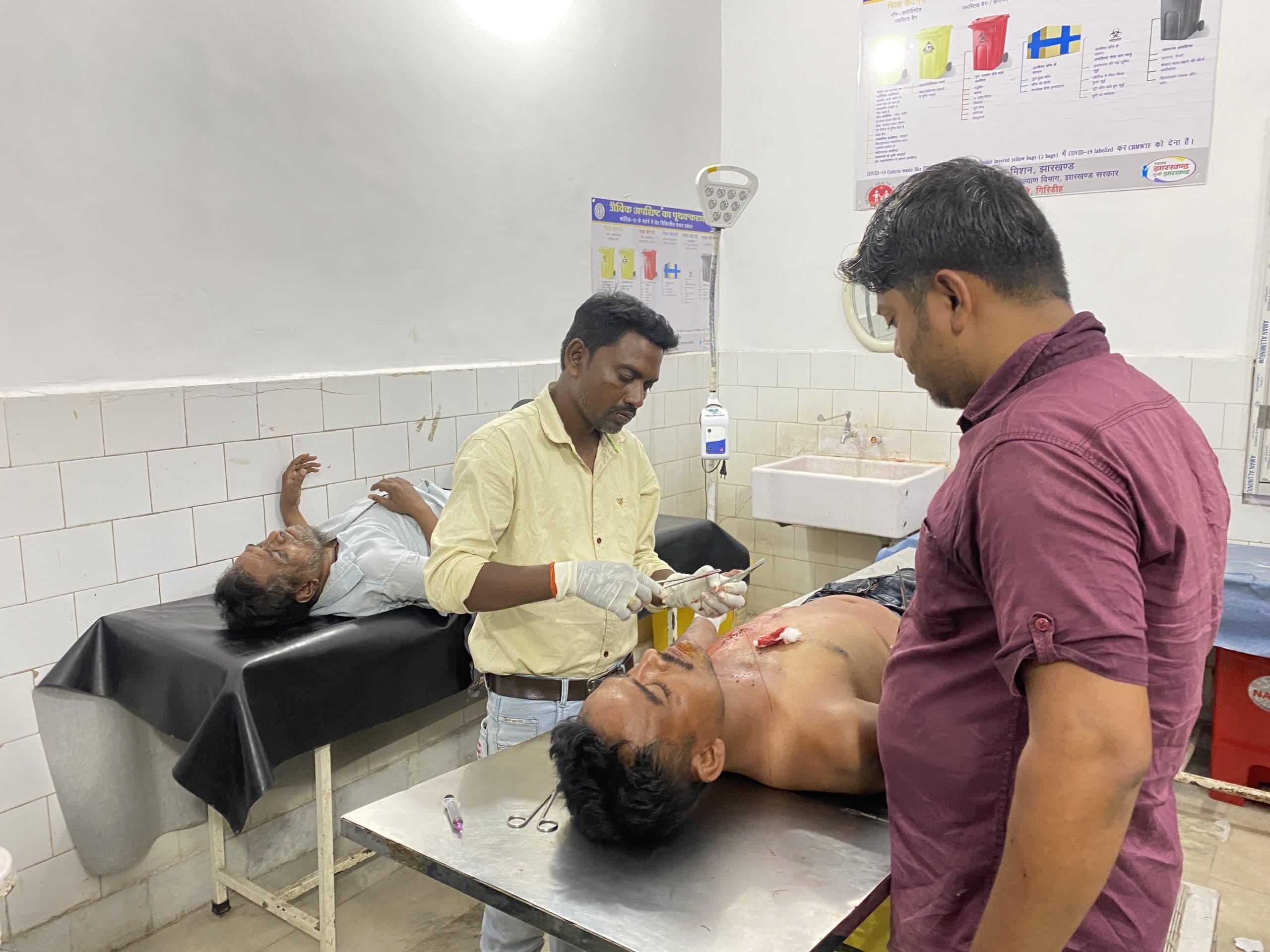 Giridh News :दो पक्षों में उस्तूराबाजी व मारपीट, पांच घायल