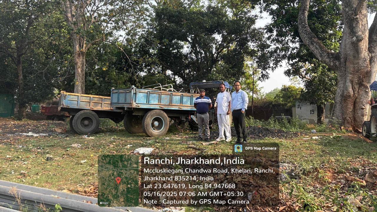 पुलिस ने बालू लदा चार ट्रैक्टर जब्त किये