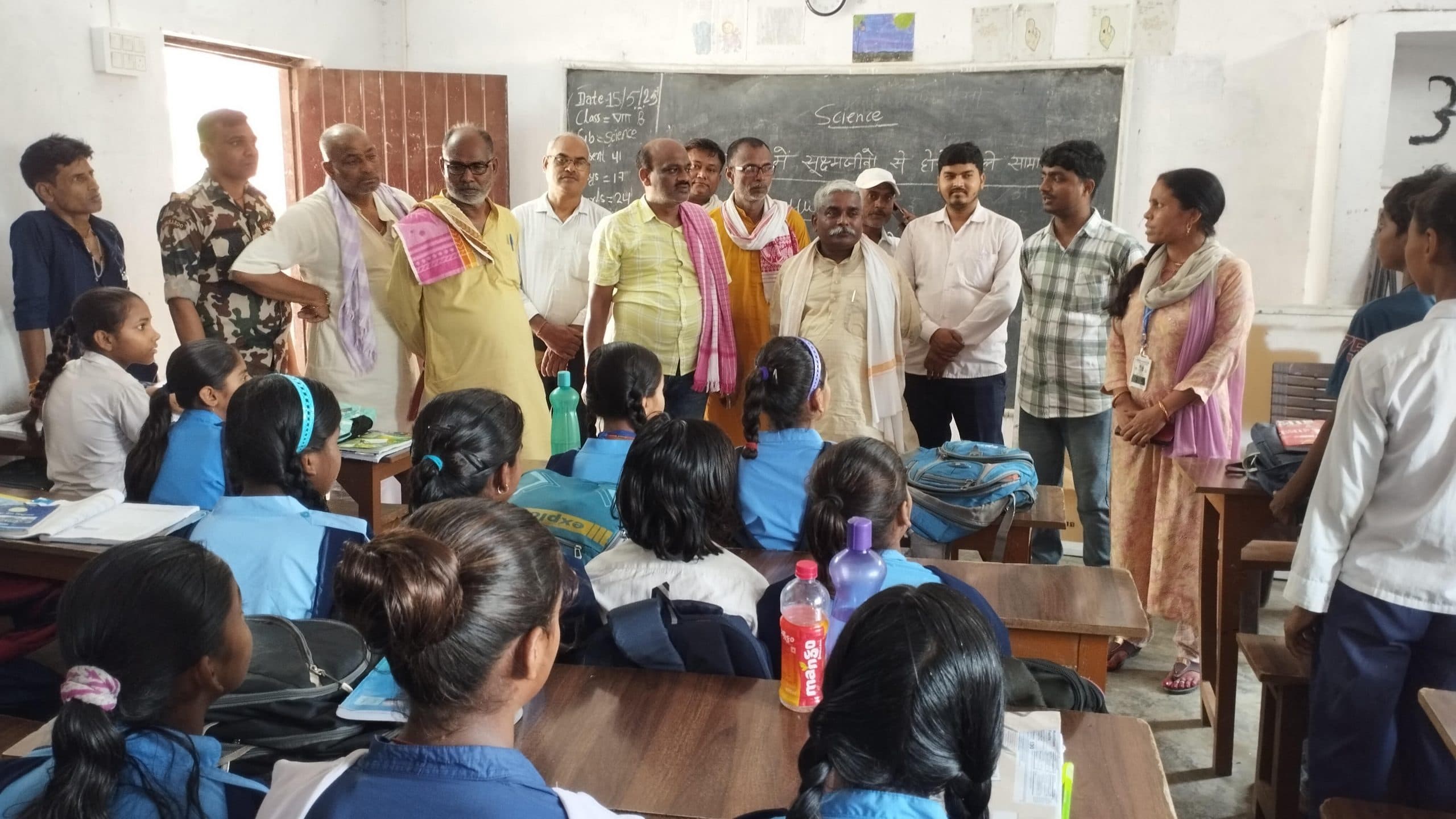 Samastipur News:सफाई करने से स्कूल अच्छा दिखेगा : वीरेंद्र