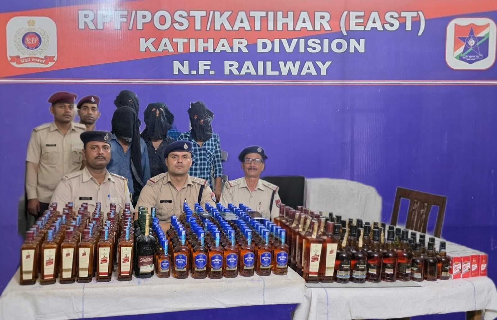 108 लीटर विदेशी शराब के साथ चार तस्कर गिरफ्तार