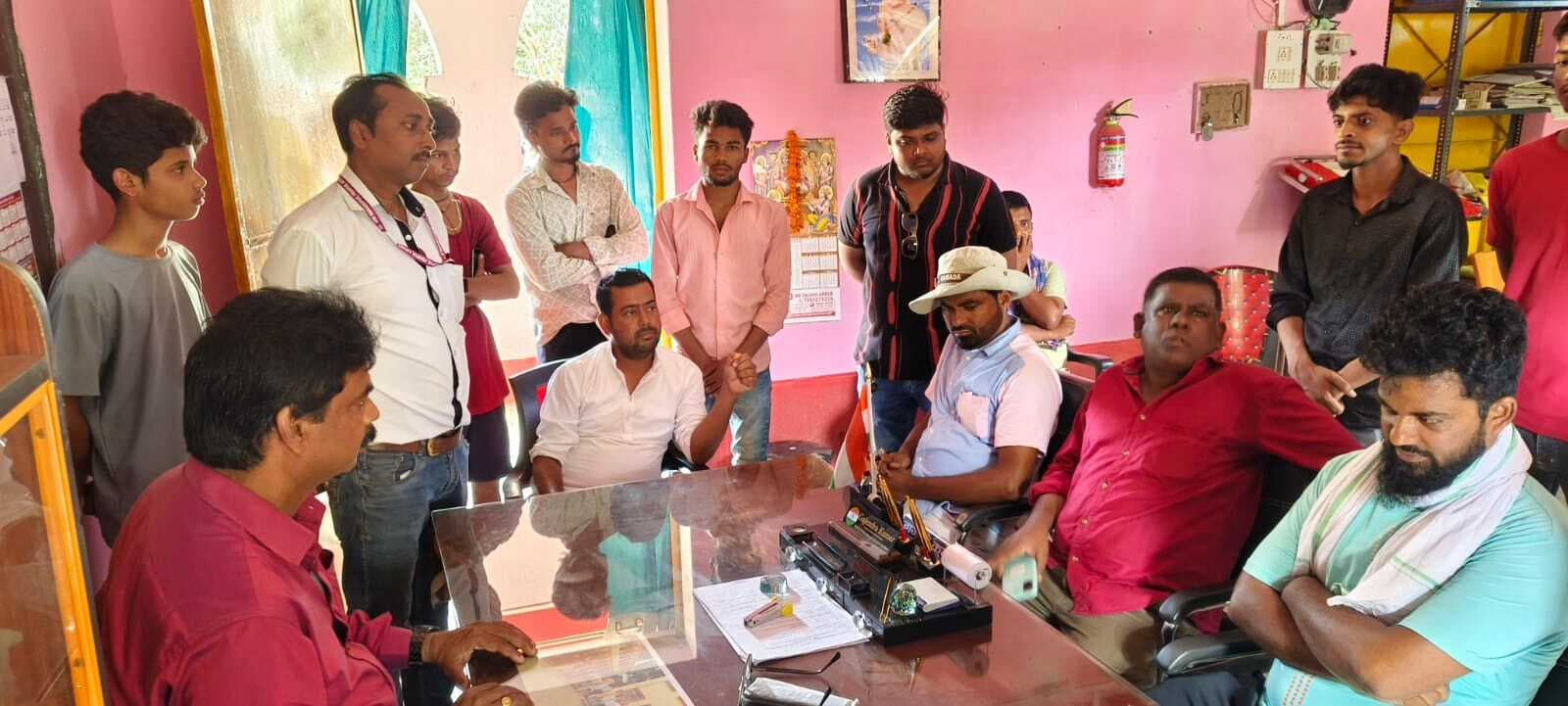 स्कूल में झाड़ृ नहीं लगाया तो छात्र को शिक्षक ने पीटा