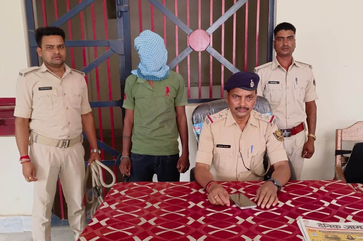 सालमारी में आभुषण लूट  कांड का आरोपित गिरफ्तार