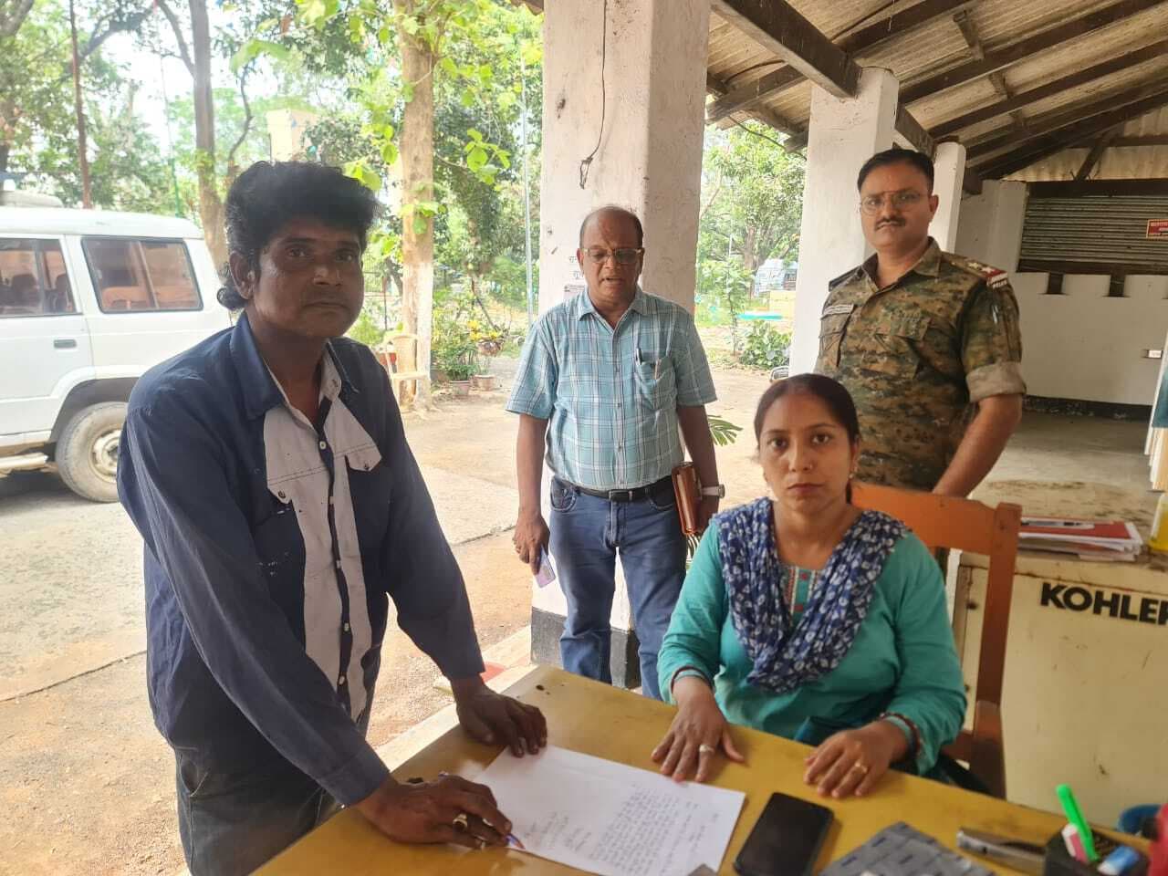 राशि लेने के बाद भी नहीं बनाया घर, थाने से मिली चेतावनी