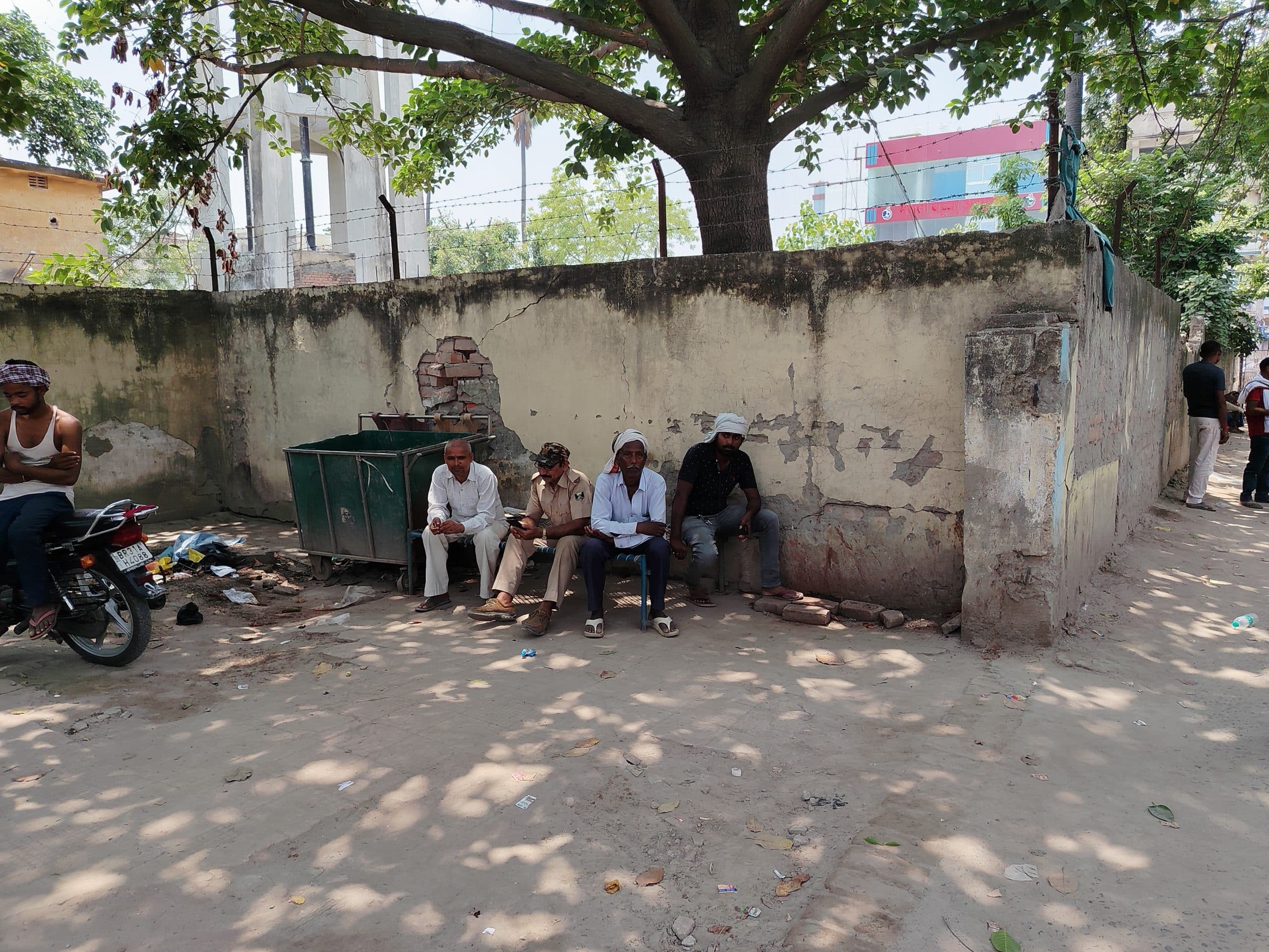 hajipur news. संदिग्ध परिस्थिति में युवक का शव घर से बरामद, भाई-भाभी व भतीजे पर हत्या का आरोप