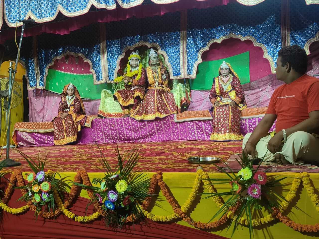 कृष्ण जन्म पर हाथी घोड़ा पालकी, जय कन्हैया लाल की... के लगे जयकारे