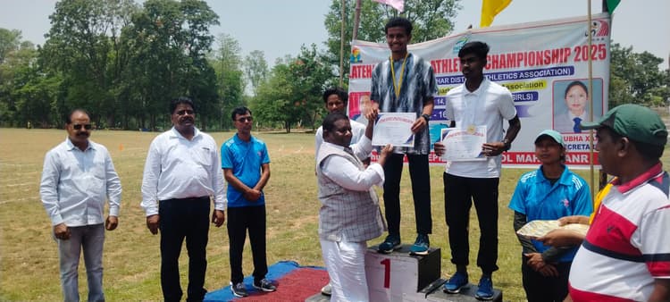 लातेहार जिला एथलेटिक्स गेम का शुभारंभ