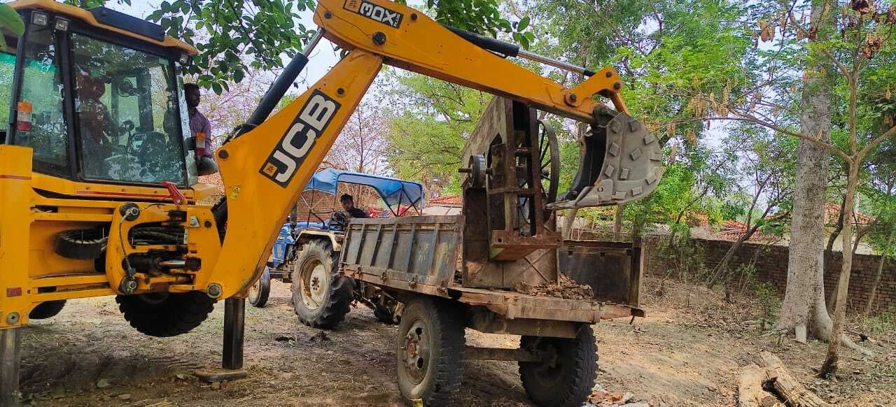 Giridih News :वन विभाग ने अवैध आरा मिल को किया ध्वस्त