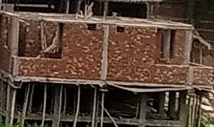 बागमती नदी के गोद में बनाया जा रहा पक्का का मकान