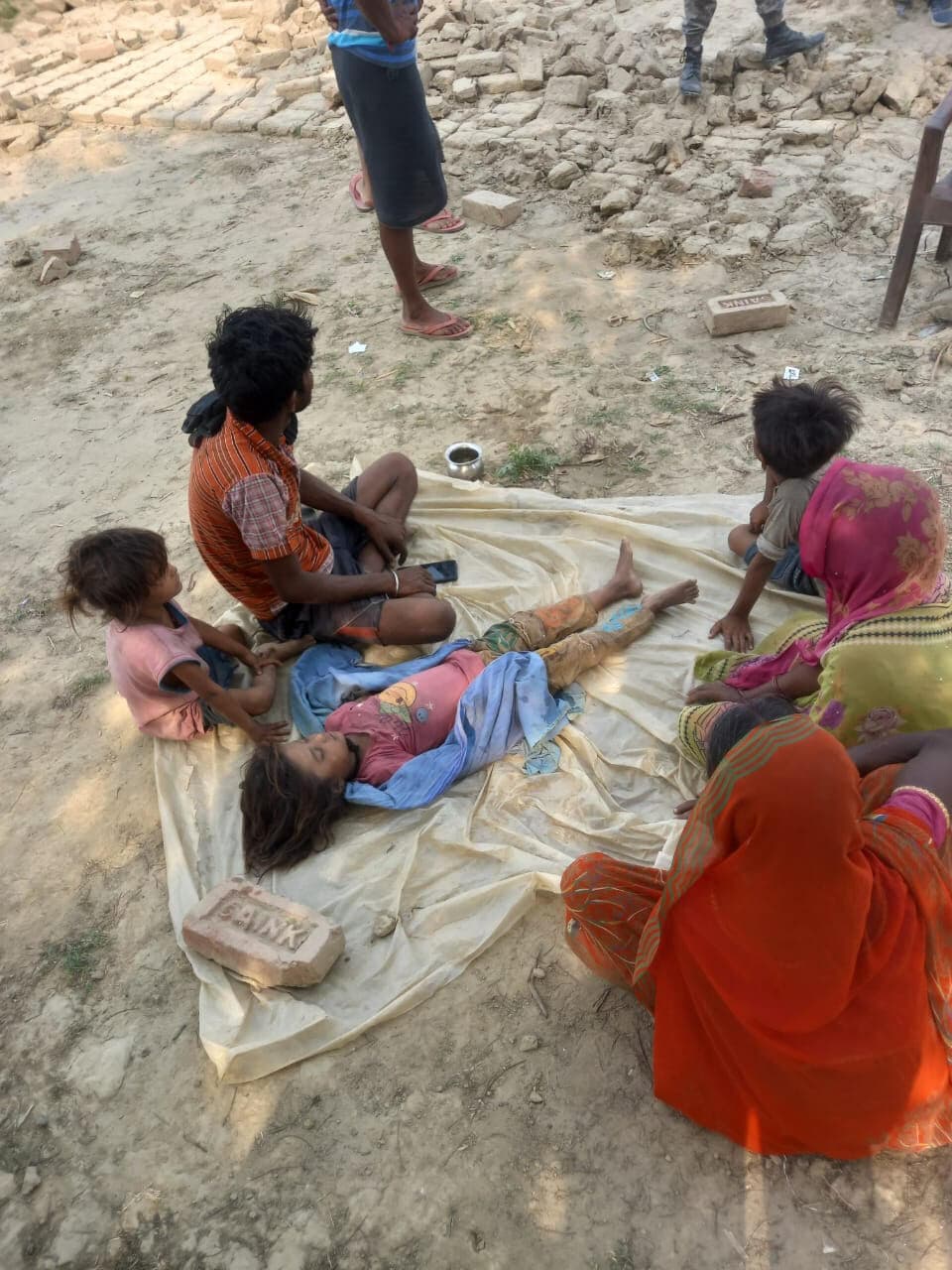 ईंट भट्टा के समीप गड्ढे में डूबने से बच्ची की मौत