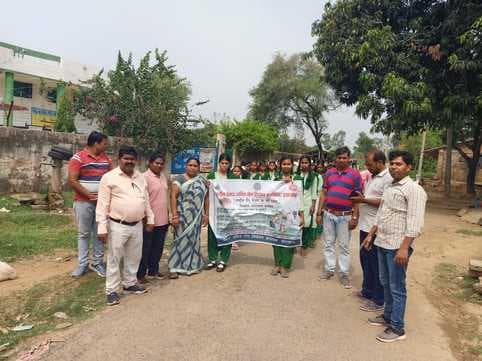 विश्व डेंगू दिवस के अवसर पर निकाली गयी प्रभात फेरी