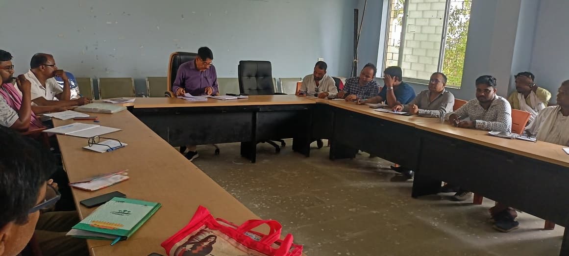 धरती आबा योजना के चिह्नित गांवों का सर्वे कर जल्द जमा करें प्रतिवेदन : बीडीओ