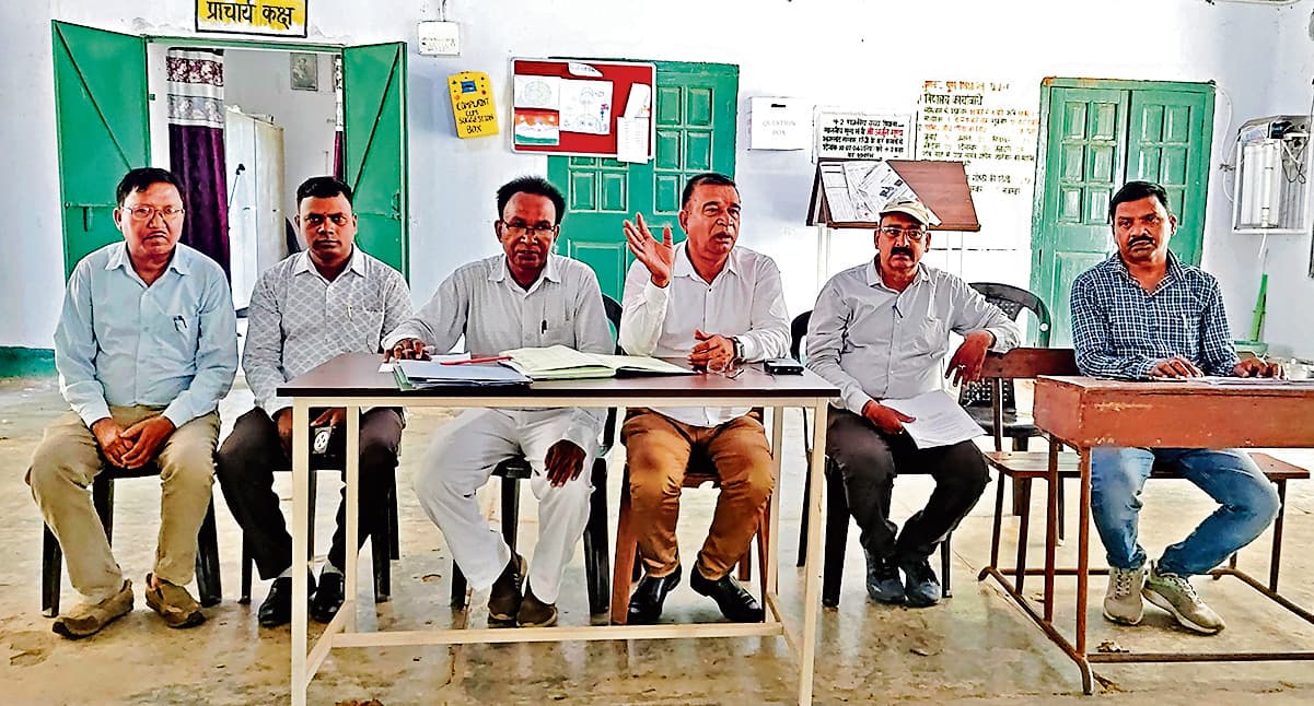 Seraikela Kharsawan News : बैक टू स्कूल कैंपेन से छात्रों को जोड़ें