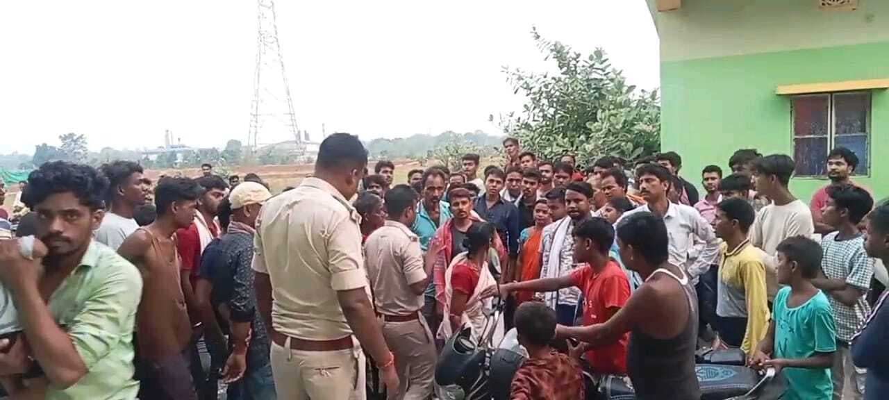 Dhanbad News : पति से झगड़ा के बाद महिला ने फांसी लगाकर दे दी जान