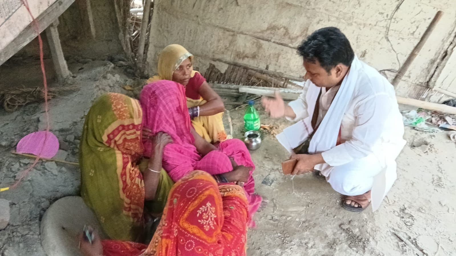 मरौना प्रखंड की सड़कें हैं बदहाल, स्वास्थ्य व्यवस्था है जर्जर - मिन्नत रहमानी