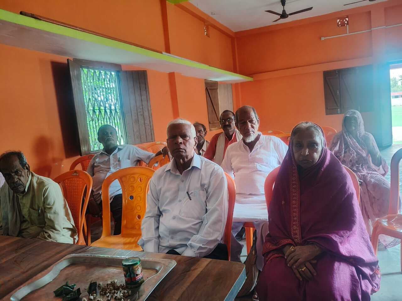 पेंशनर समाज की हुई मासिक बैठक, पेंशन, आयकर व सरकारी सुविधाओं पर हुई चर्चा