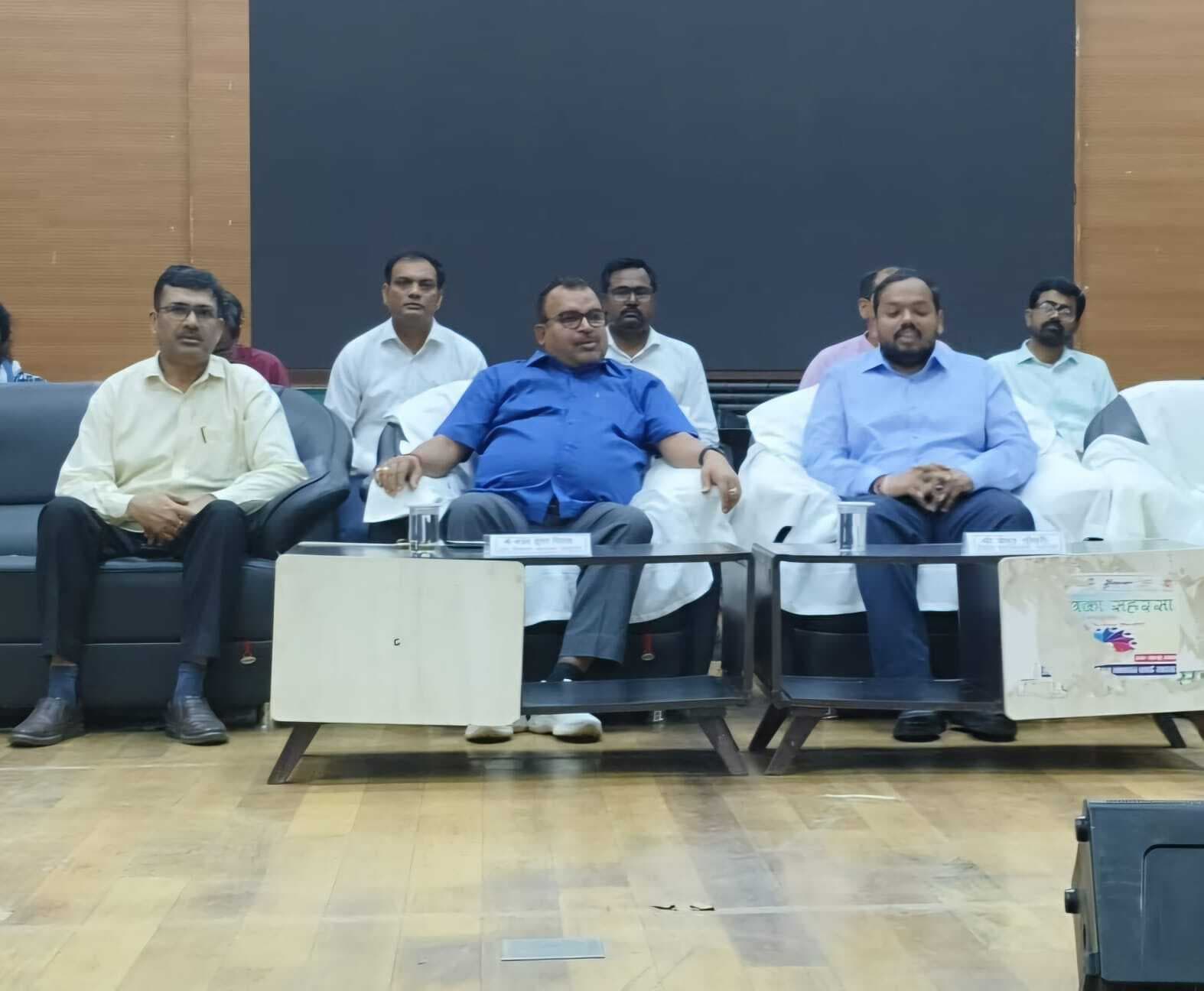 कार्य में शिथिलता बरतने वाले विकास मित्रों पर होगी कार्रवाई