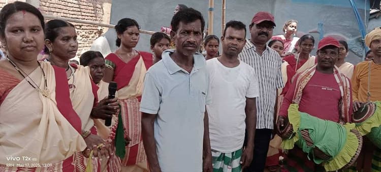 Dhanbad News : खैरबनी गांव में कराम महोत्सव का आयोजन