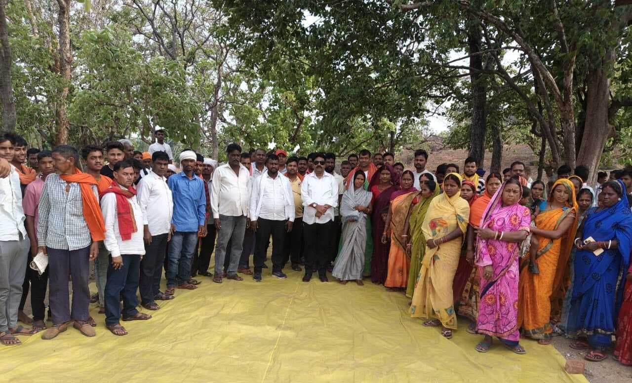 विधायक ने किया गोनिया पंचायत का दौरा