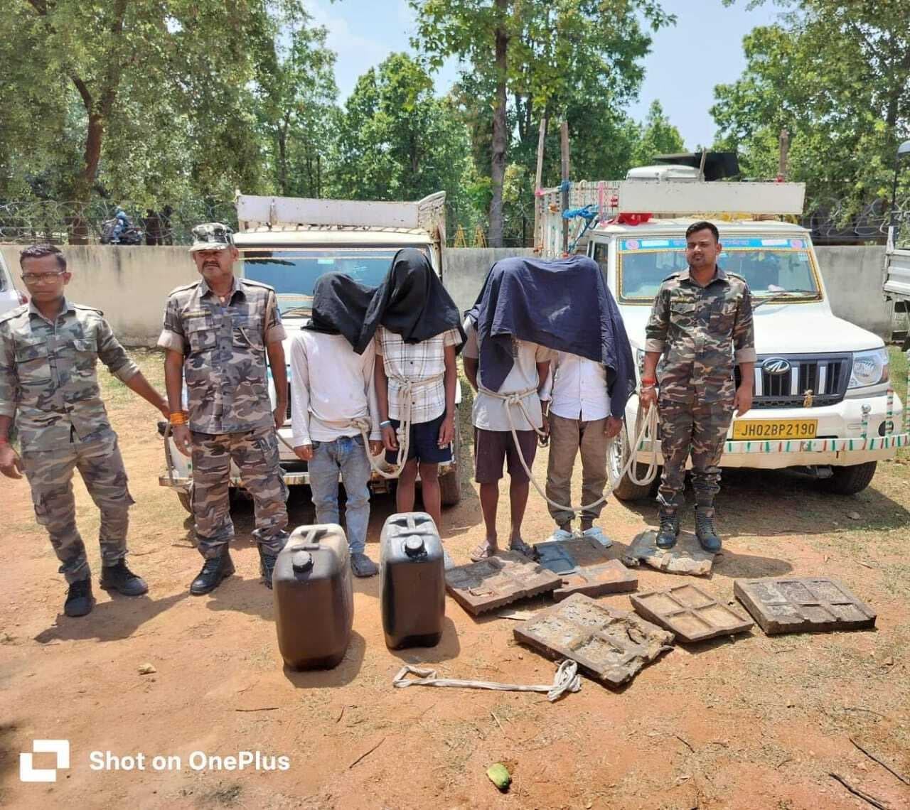 चोरी के मामले में चार आरोपी गिरफ्तार