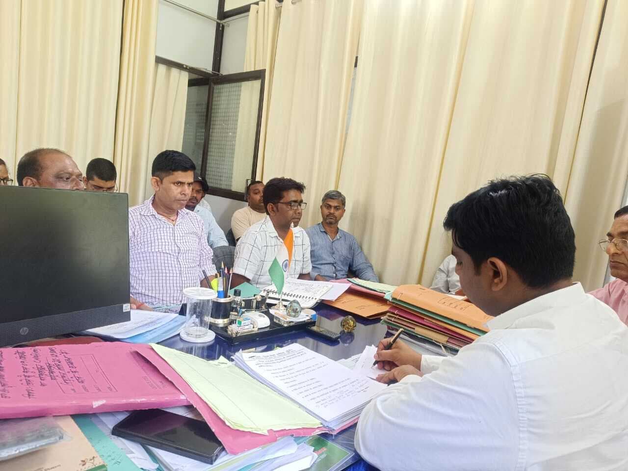 योग्य रसोइया का तीन दिन में वृद्धावस्था पेंशन बनाने का निर्देश