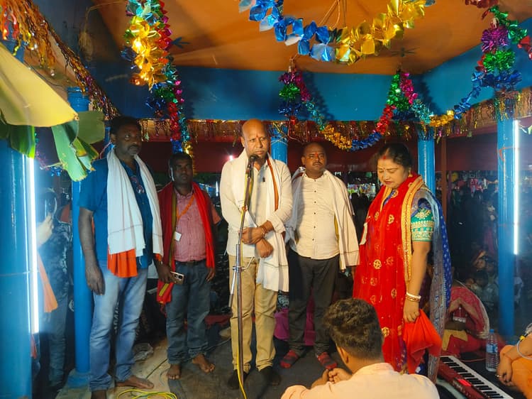 कन्हैयास्थान में हो रहे हरि नाम संकीर्तन के समापन में पहुंचे विधायक