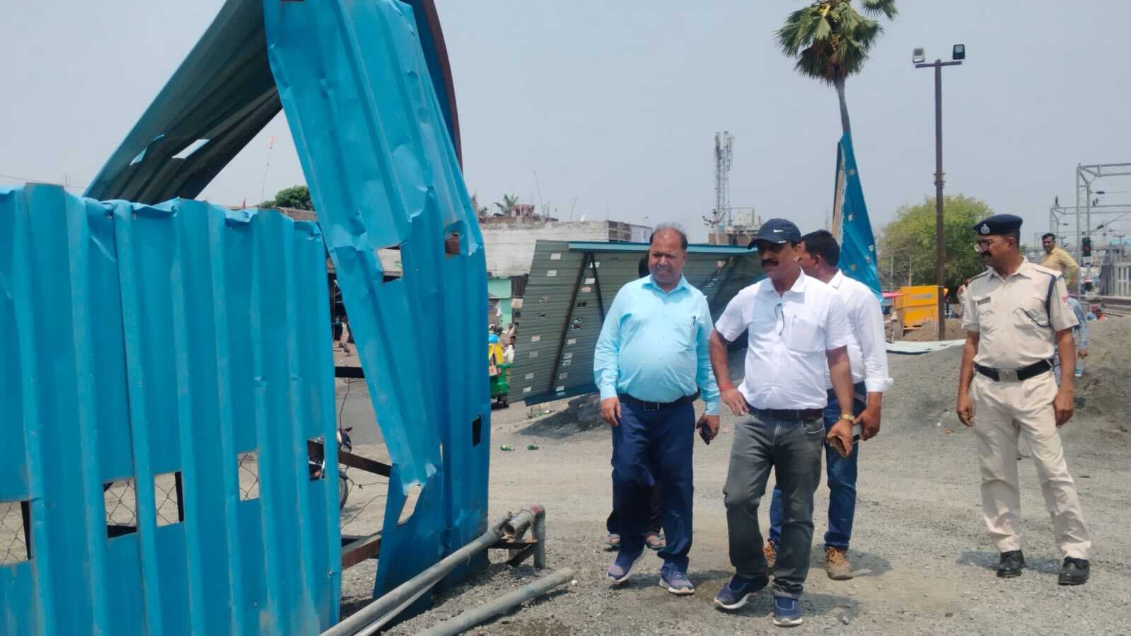 मिर्जाचौकी में आंधी-पानी से मची तबाही, घंटों गुल रही बिजली