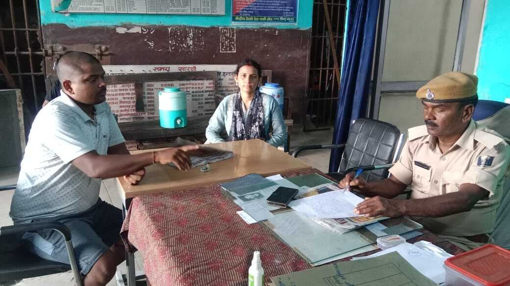 हावड़ा-गया एक्सप्रेस ट्रेन में महिला यात्री के बैग से पांच लाख के आभूषण की चोरी