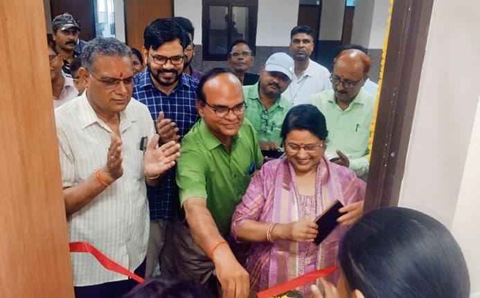 Saran News : छपरा गवर्नमेंट मेडिकल कॉलेज एंड हॉस्पिटल जीएमसीएच छपरा में टीकाकरण अभियान का हुआ शुभारंभ