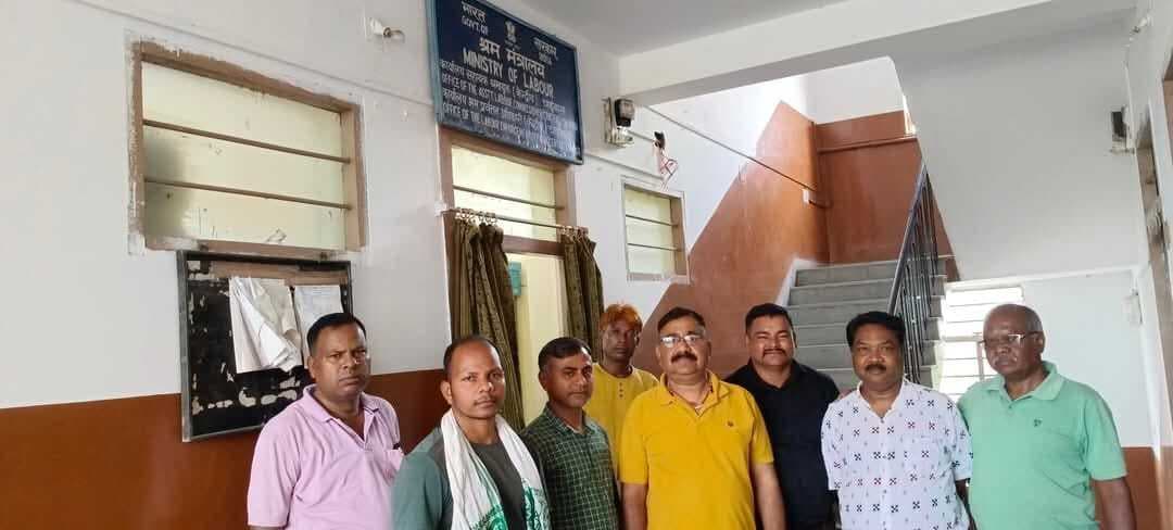 West Singhbhum News : गुवा : बायोमीट्रिक प्रणाली पर हुई सुनवाई बेनतीजा