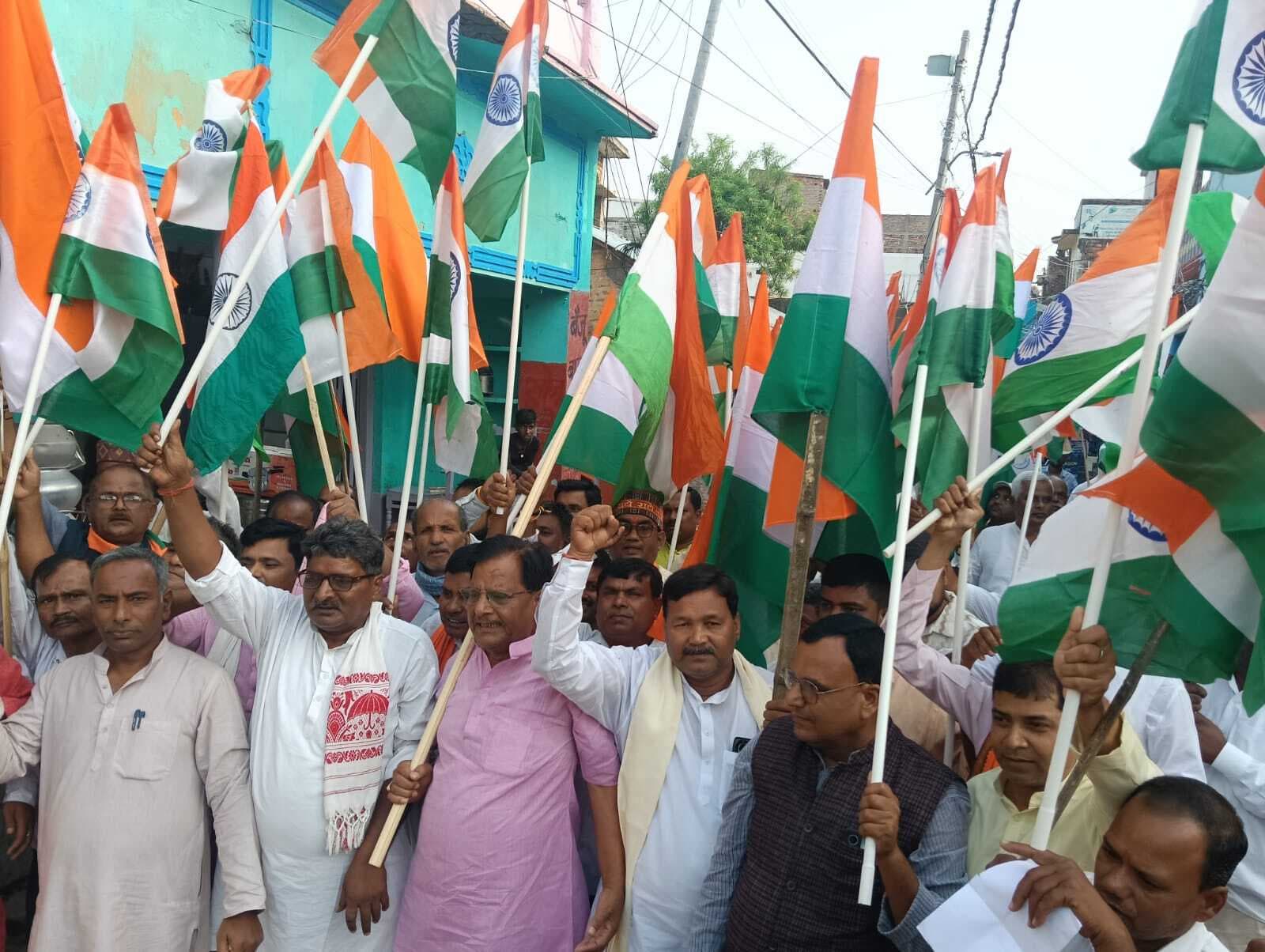 Madhubani News : एनडीए कार्यकर्ताओं ने ऑपरेशन सिंदूर की सफलता पर निकाली तिरंगा यात्रा