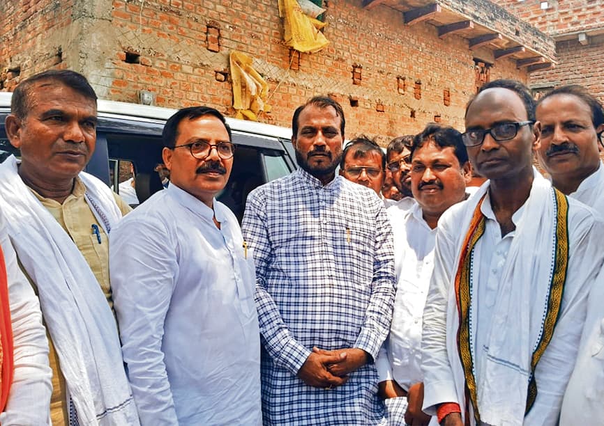 Ara News : दलित युवक की हत्या पर जदयू प्रतिनिधिमंडल ने परिजनों से की मुलाकात