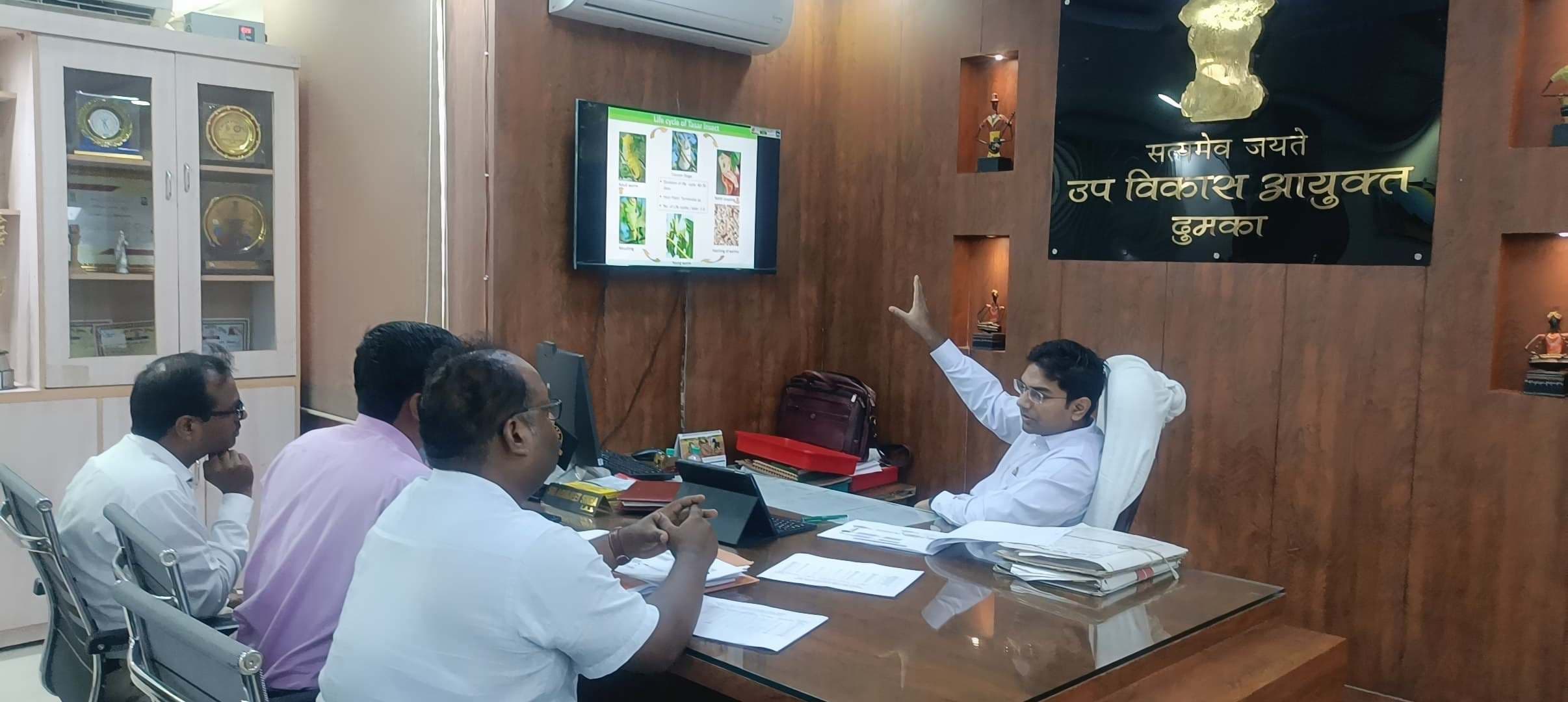 महिलाओं को तसर उत्पादन से जोड़ने की बनी योजना