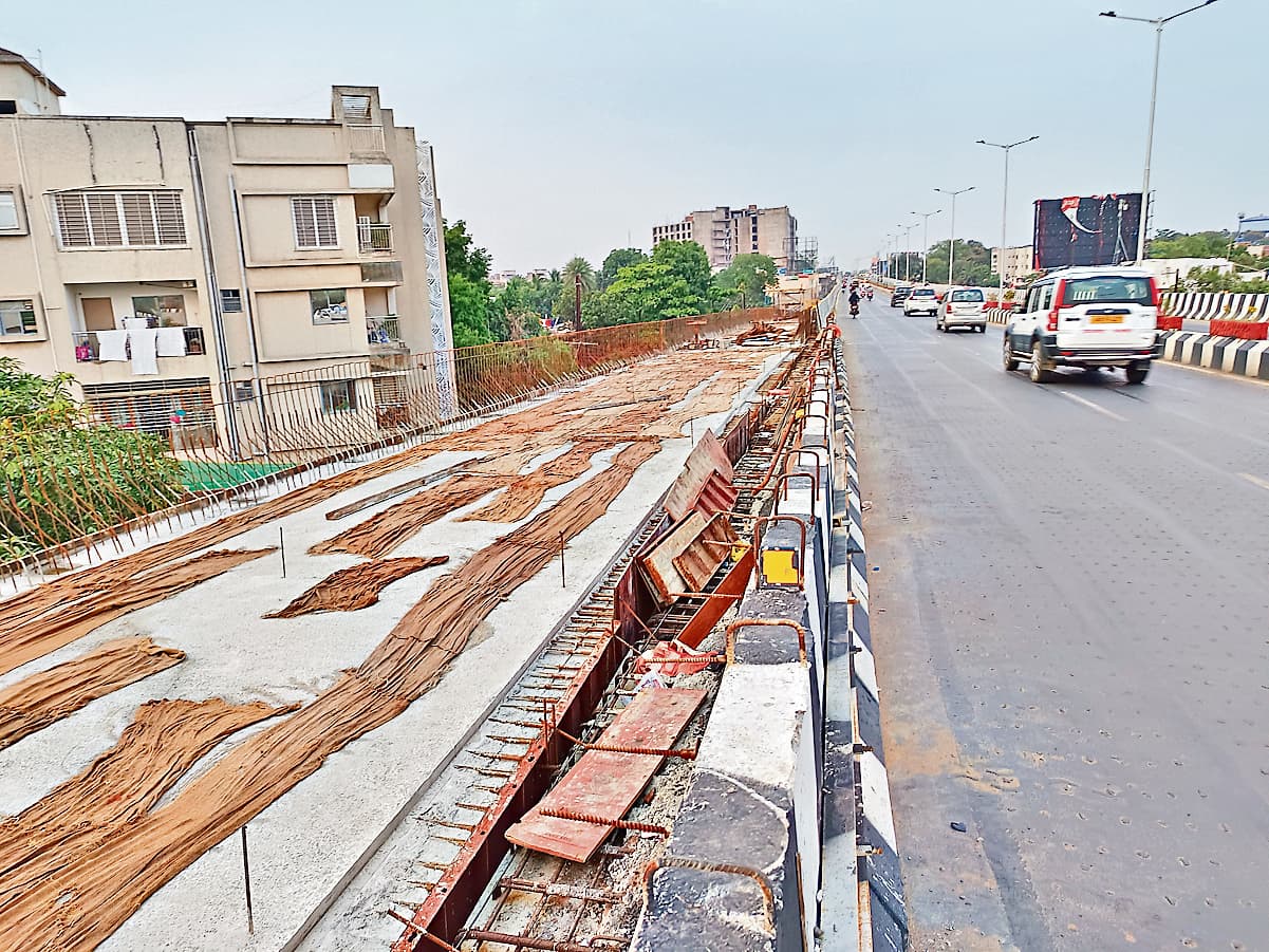 Ranchi news : कांटाटोली फ्लाइओवर के बीच से ही खादगढ़ा बस स्टैंड के लिए उतर सकते हैं