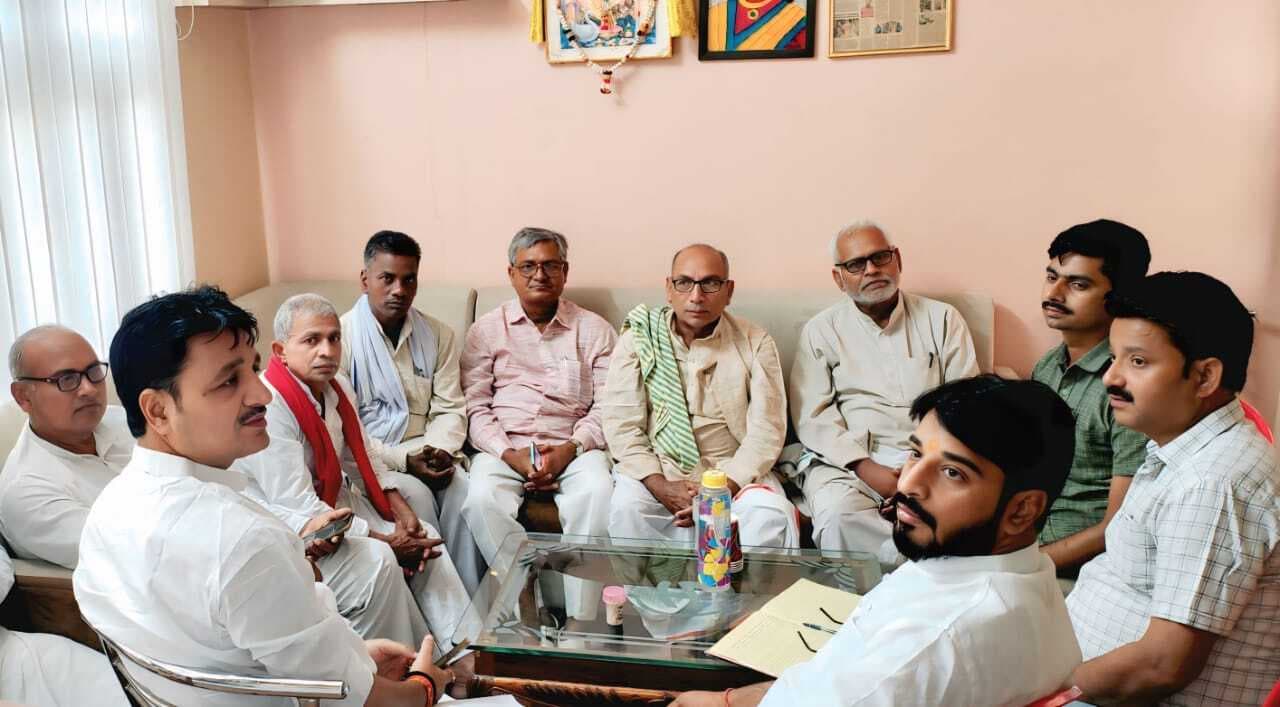 इंडिया गठबंधन के जिला संयोजक बने राजद के जिलाध्यक्ष दिलीप कुमार सिंह, जिला स्तर पर बनायी गयी 12 सदस्यीय कमेटी में शामिल होंगे वरिष्ठ कार्यकर्ता