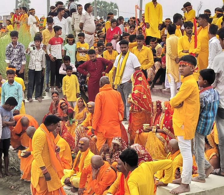 सात दिवसीय हनुमत प्राणप्रतिष्ठा महायज्ञ कलशयात्रा के साथ शुरू