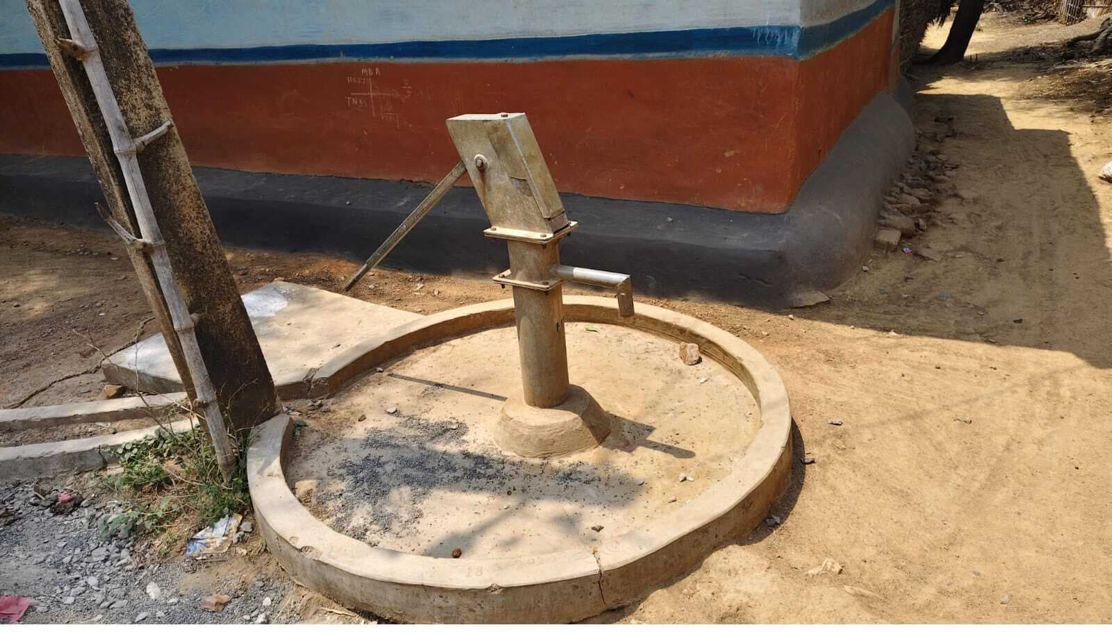 जामसोल महीनों से बंद पड़े हैं चापाकल और जलमीनार