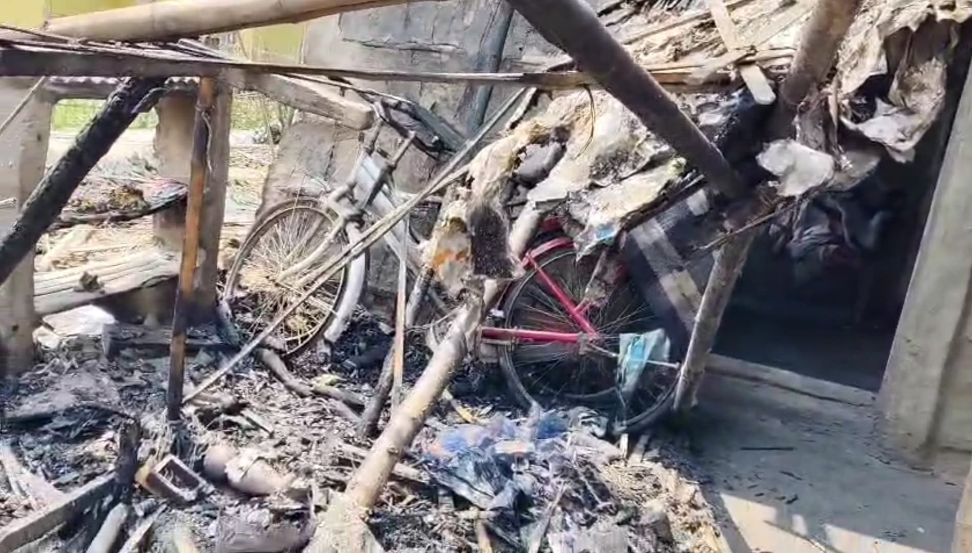 अगलगी से एक घर जला