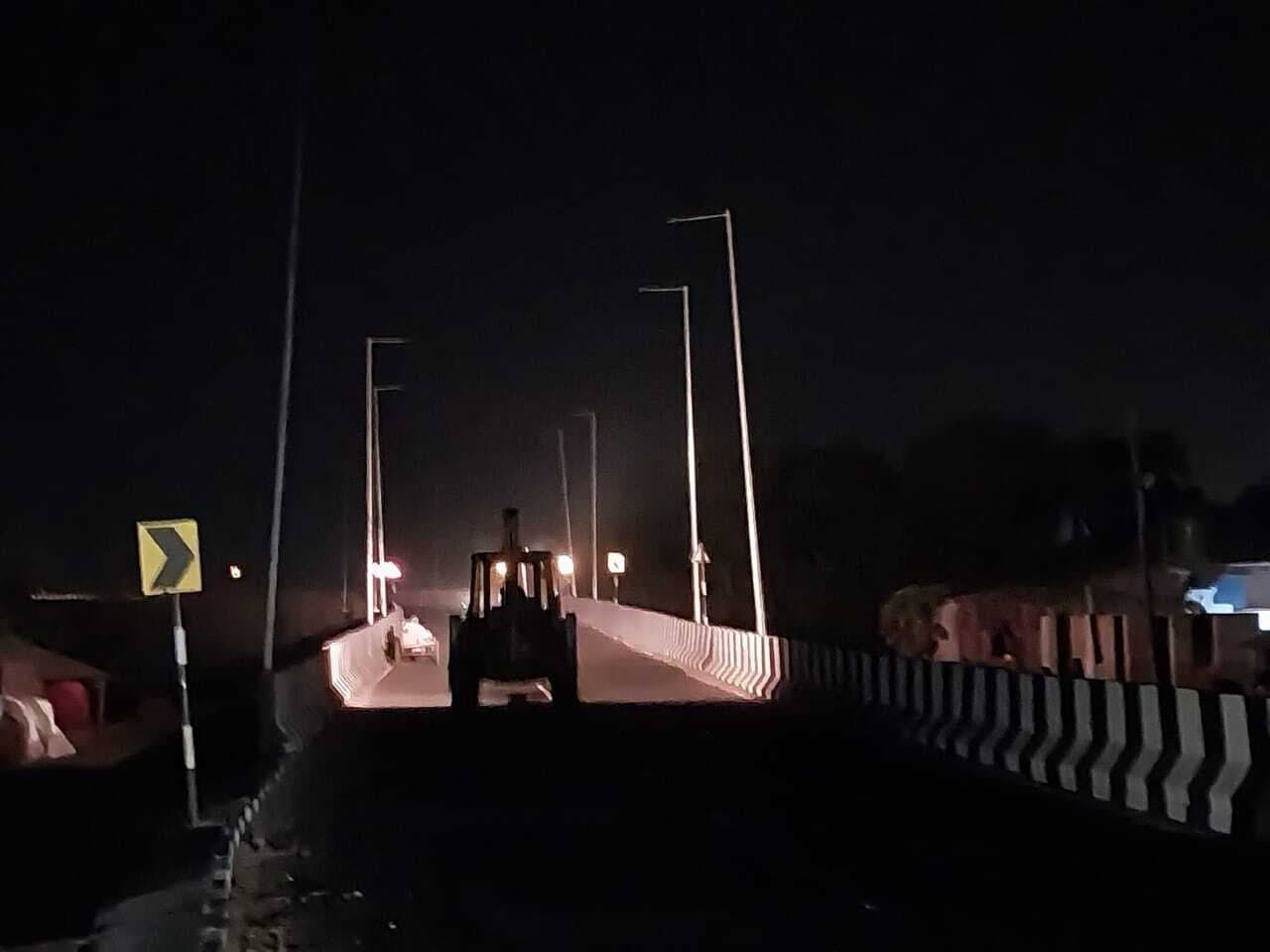 उद्घाटन के तीन माह बाद आरओबी पर जल रही लाइट बंद, होती रहती है दुर्घटनाएं