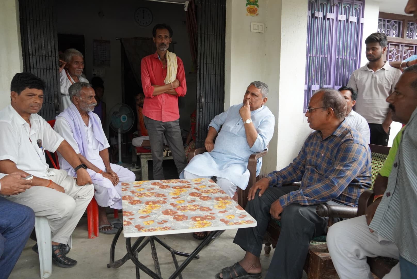 Samastipur News:सरायरंजन में मृतक के परिजनों से मिले मंत्री, दी सांत्वना