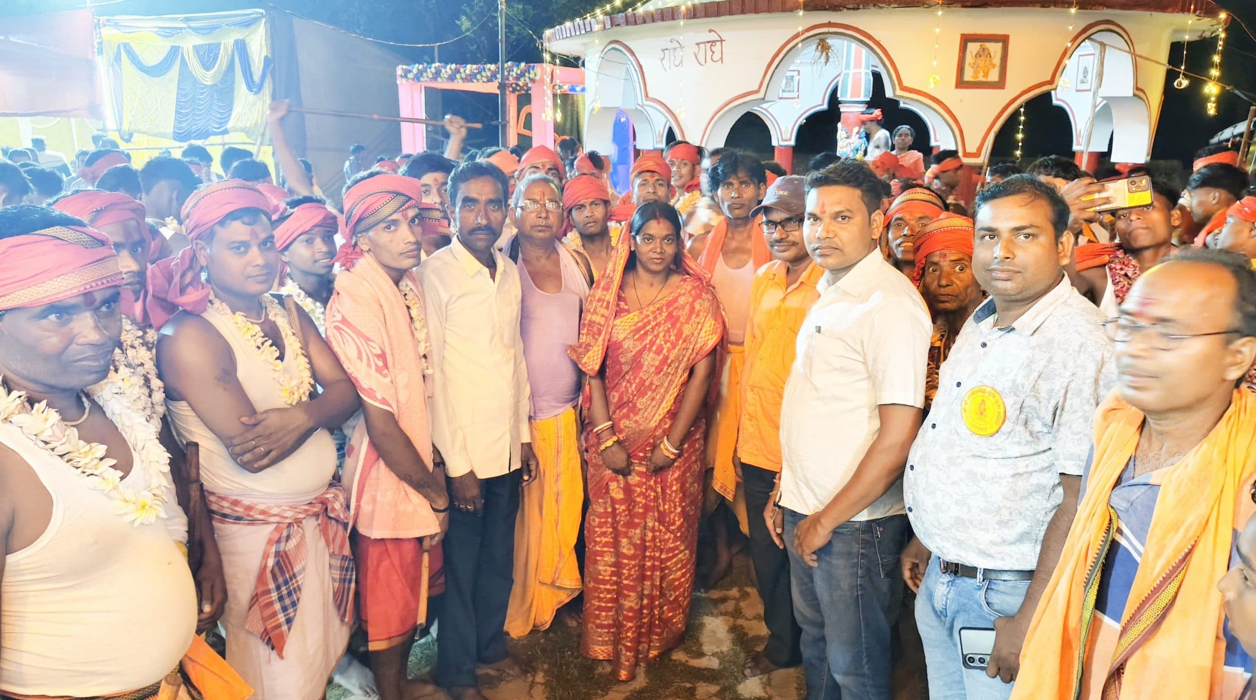 Dhanbad News : दोलाबड़ में चड़क पूजा में उमड़ी भीड़